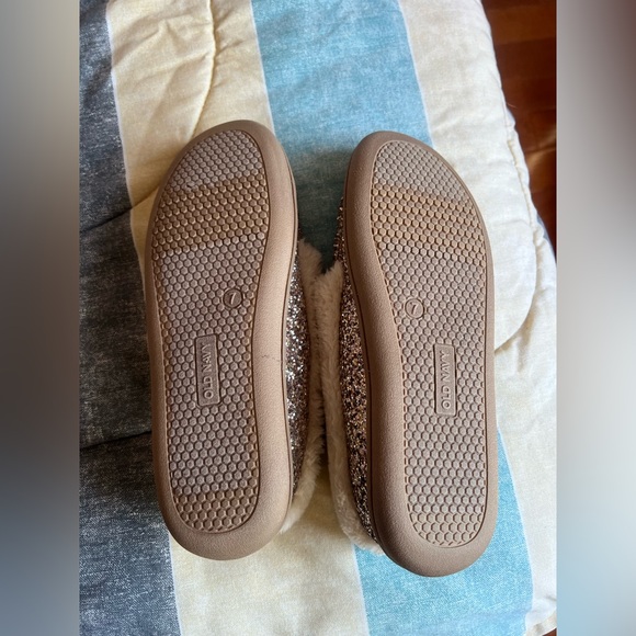 Old Navy Women's Glitter Slippers with Bow NWOT - Picture 6 of 6